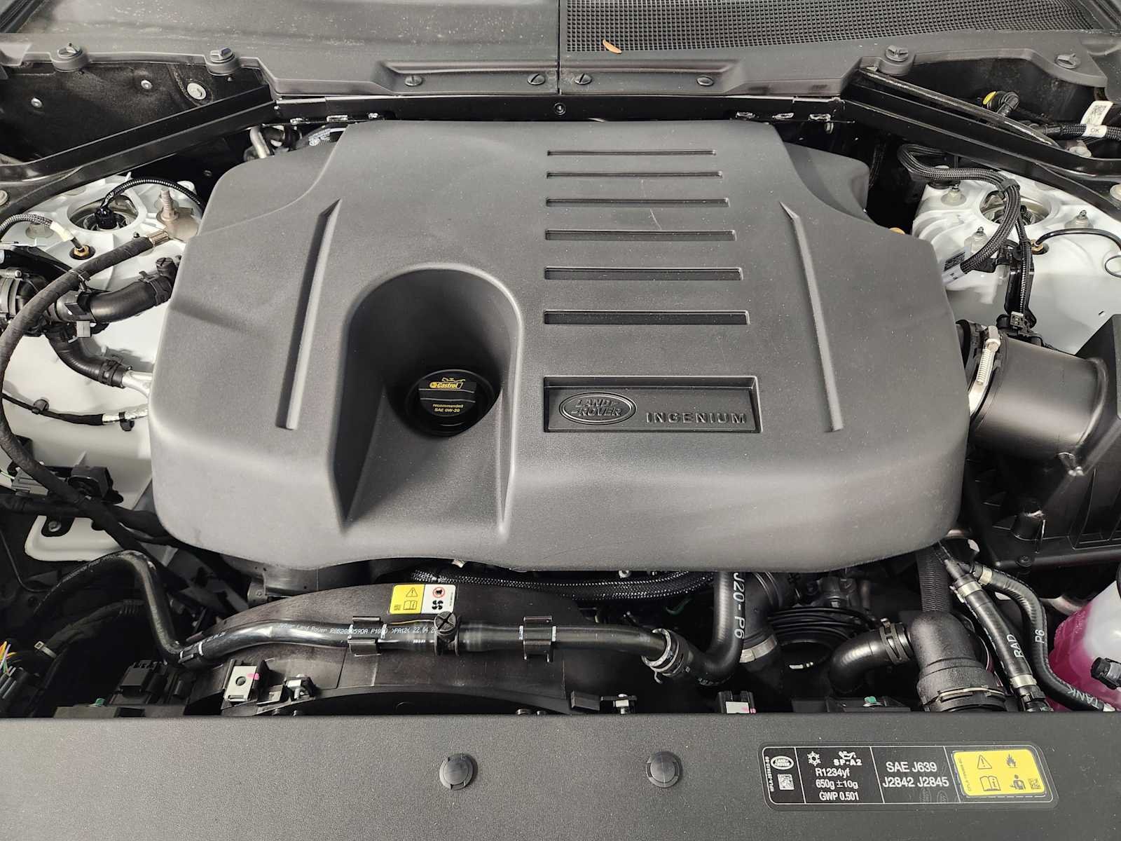 New 2026 Fuji White Land Rover X-Dynamic SE image 32