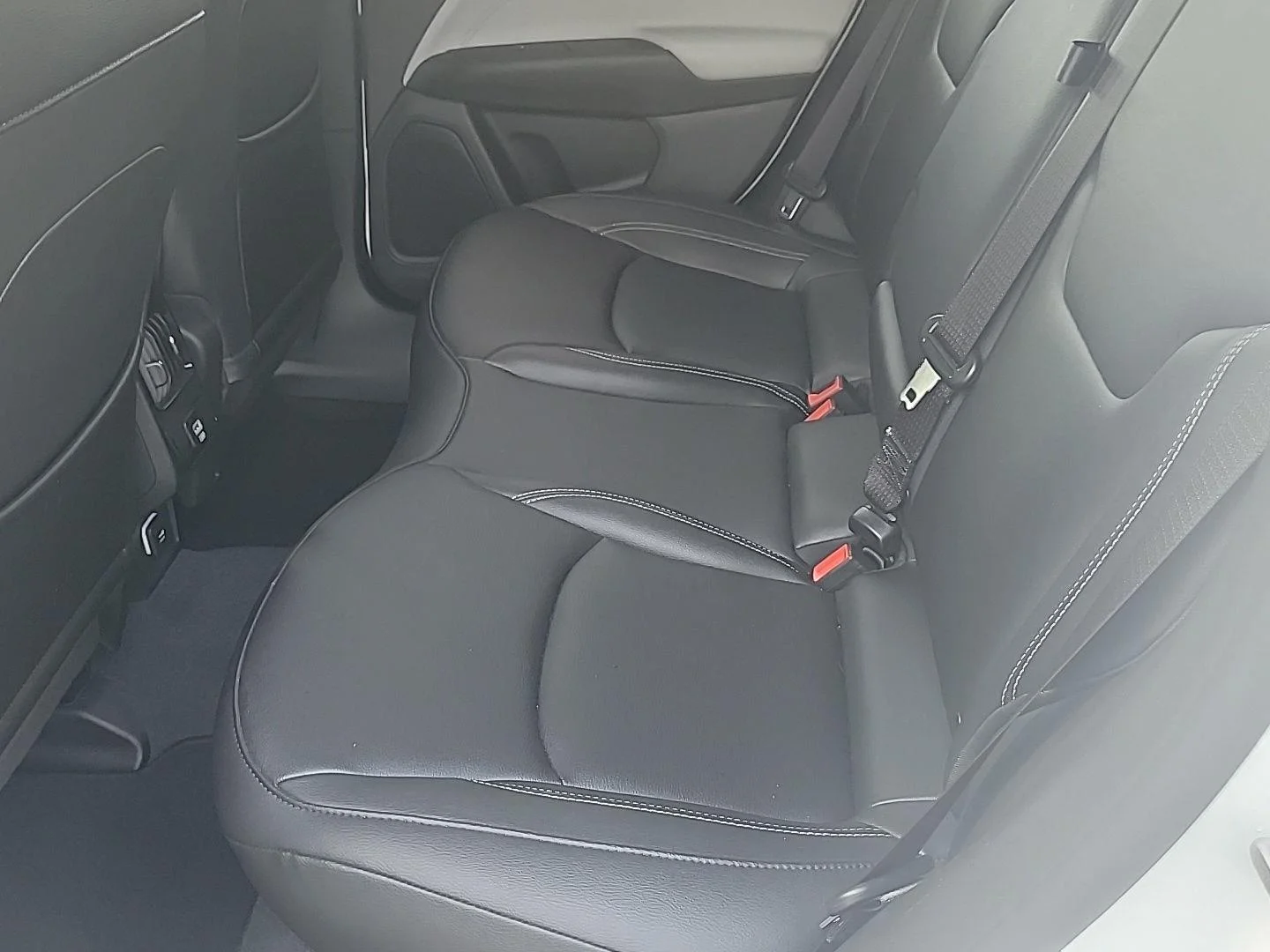 Used 2025 Bright White Clearcoat Jeep Limited image 10
