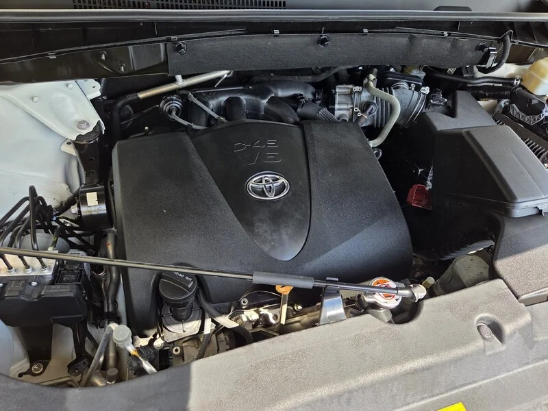 Used 2018 Blizzard Pearl TOYOTA LIMITED PLATINUM V6 AWD image 29