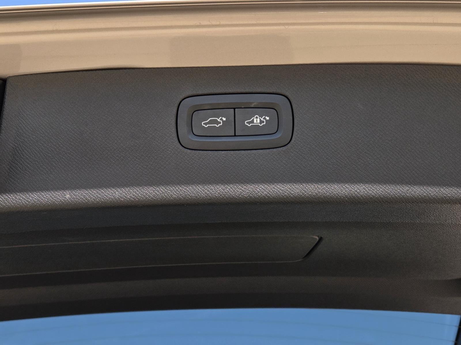 Used 2023 Bright Dusk Metallic Volvo Plus image 12