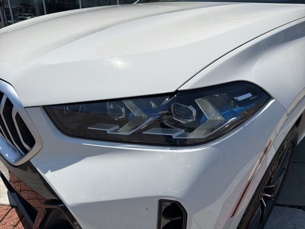 Used 2024 Alpine White BMW xDrive40i image 11