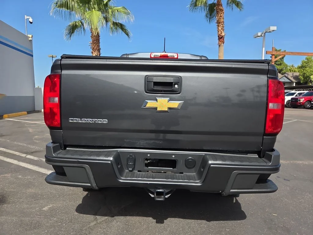Used 2016 Gray Chevrolet Z71 image 27