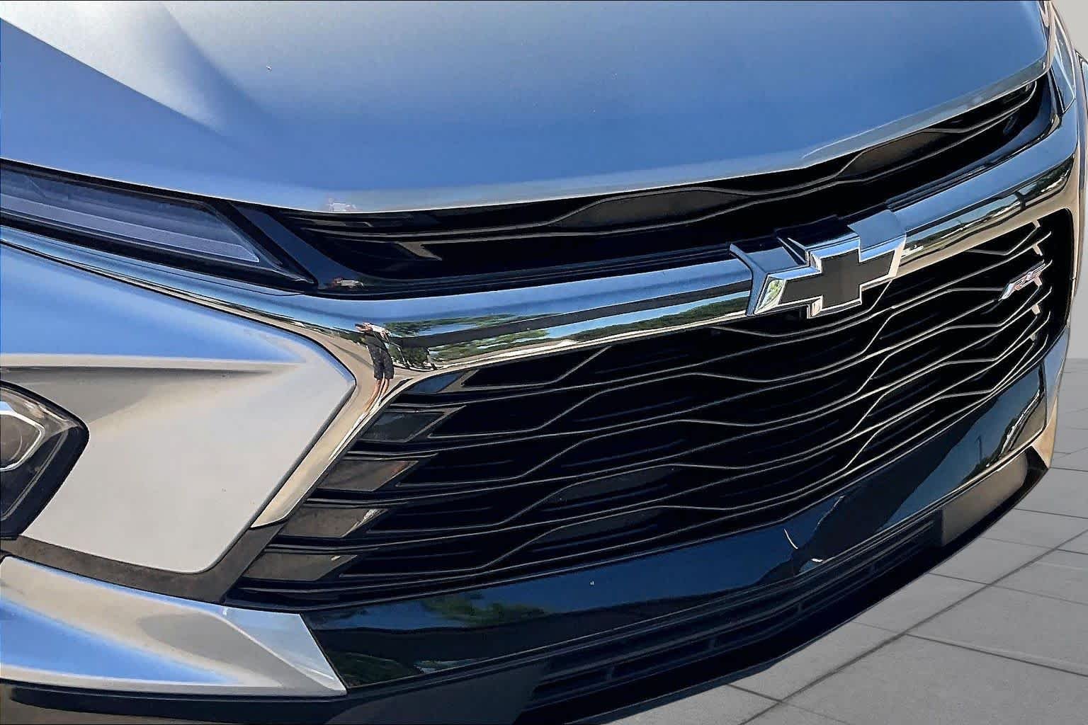 Used 2025 Sterling Gray Metallic Chevrolet RS image 29