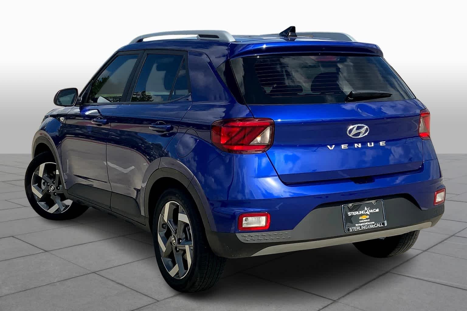 Used 2022 Intense Blue Hyundai SEL image 12