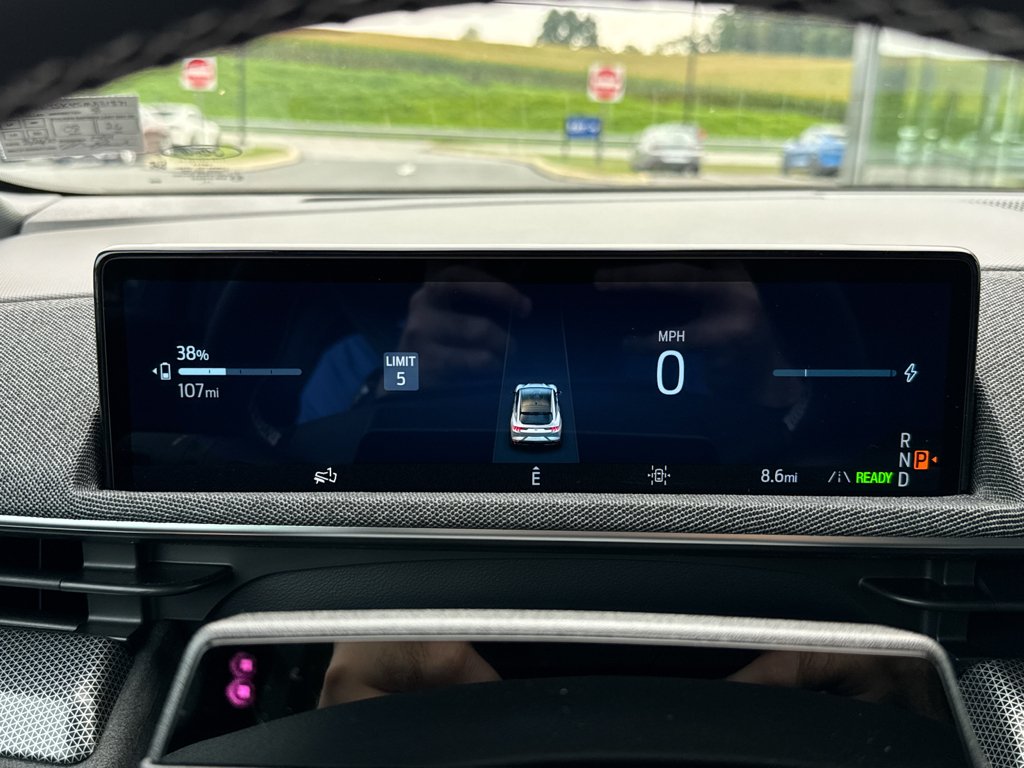 2025 Ford Mustang Mach-E GT - Photo 11