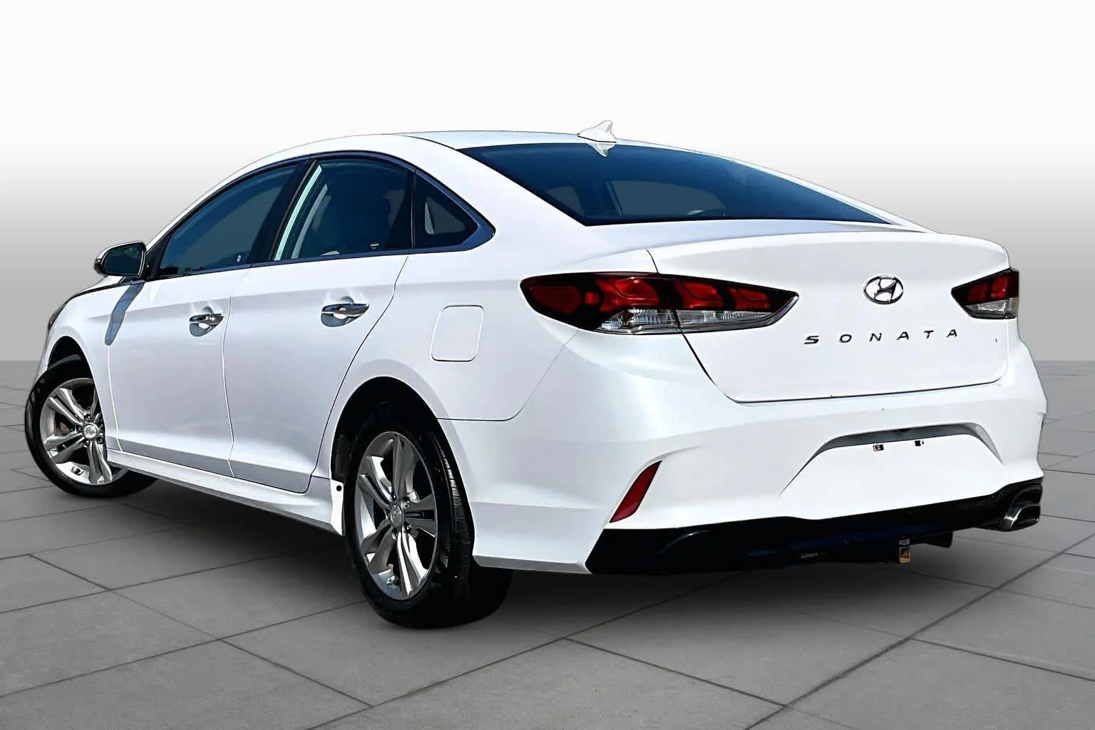 Used 2019 Quartz White Pearl Hyundai SEL image 11