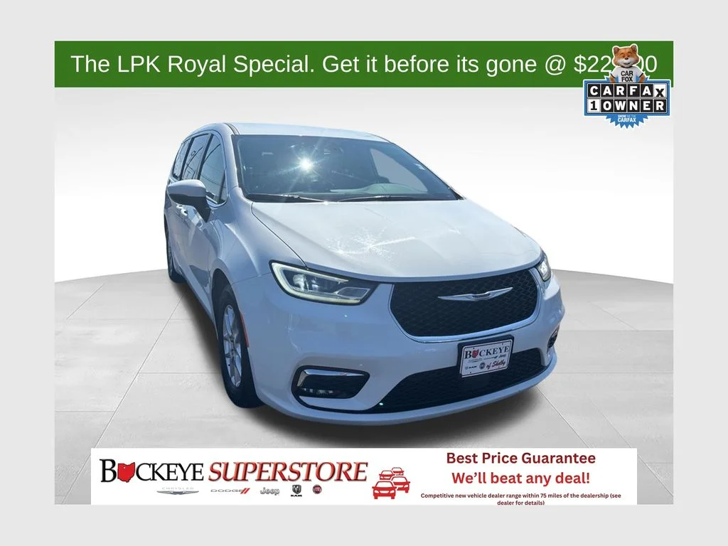 2023 Chrysler Pacifica Touring L's photo