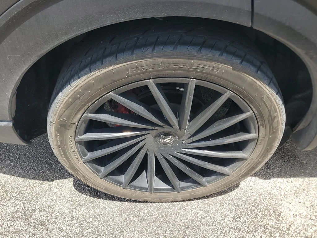 Used 2020 Black Ford Limited image 9