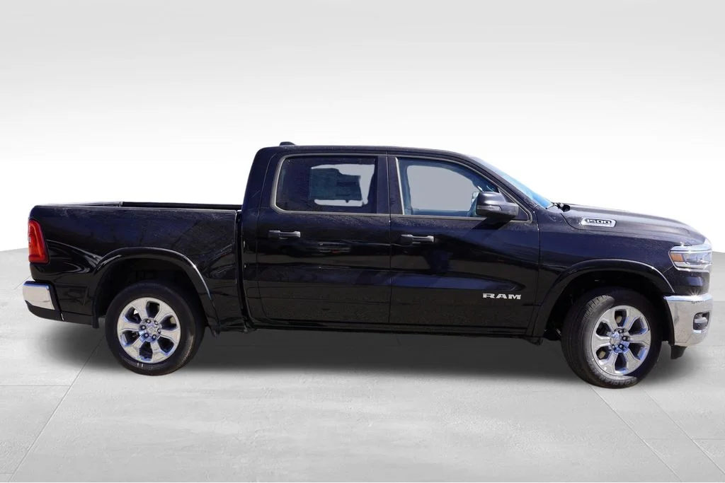 New 2026 Diamond Black Crystal Pearl-Coat Exterior Paint RAM Big Horn image 2