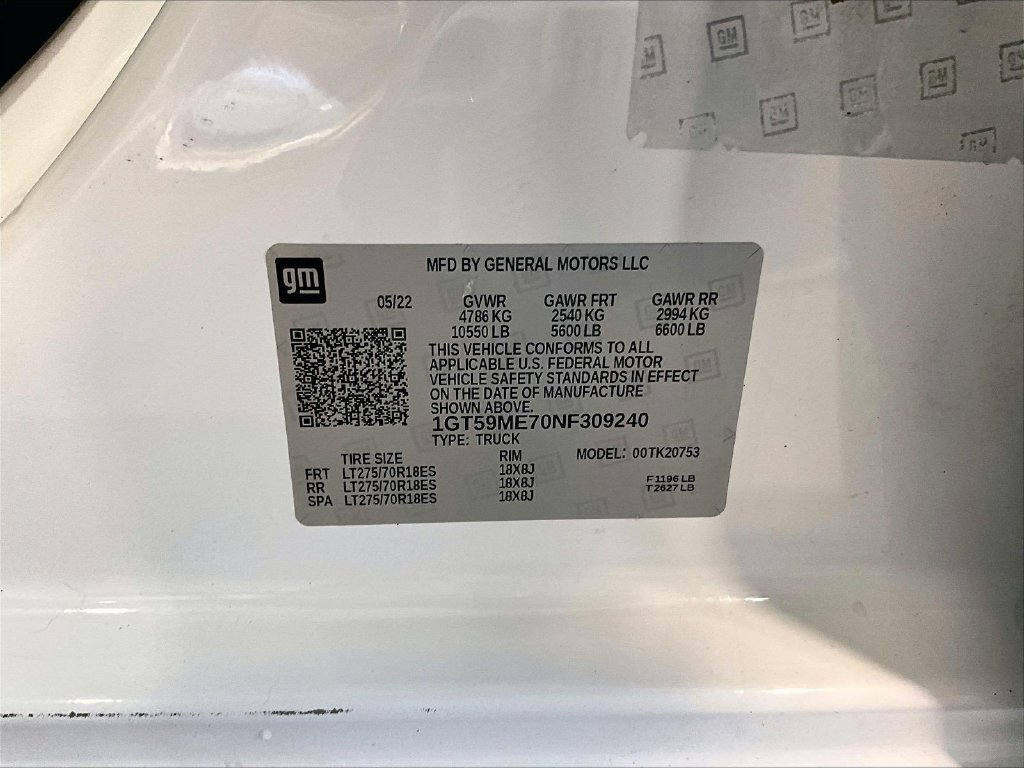 Used 2022 White GMC SLE image 37