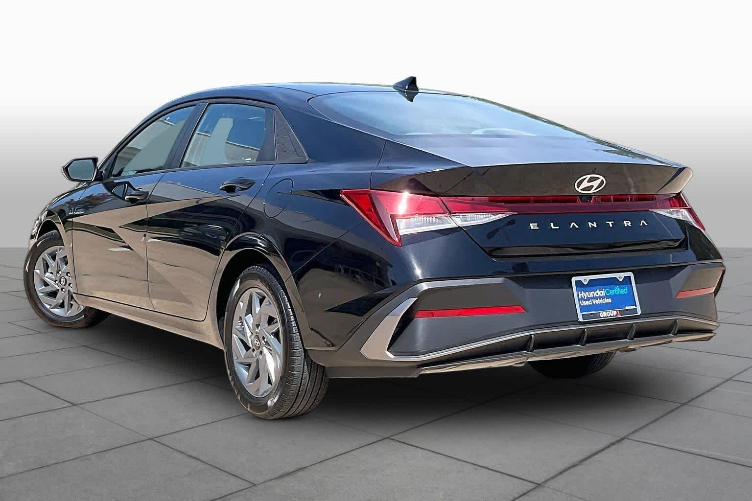 Used 2024 Abyss Black Hyundai SEL image 11