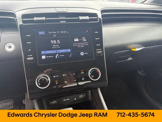 Used 2022 Black Hyundai SEL image 21