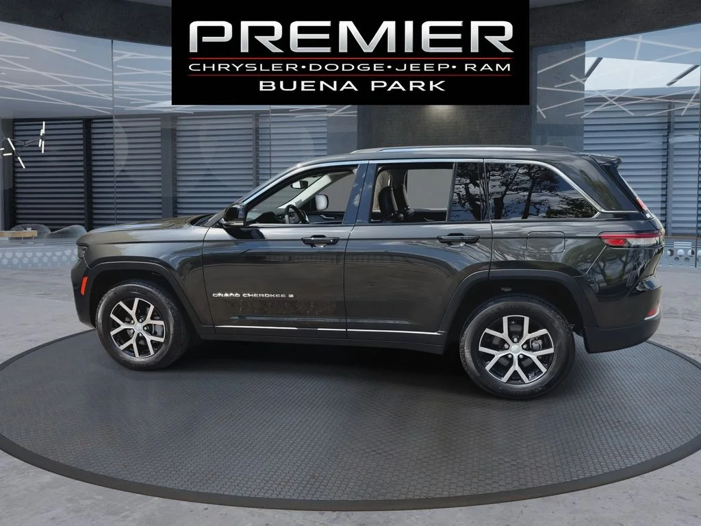 Used 2023 Brown Jeep Limited image 5