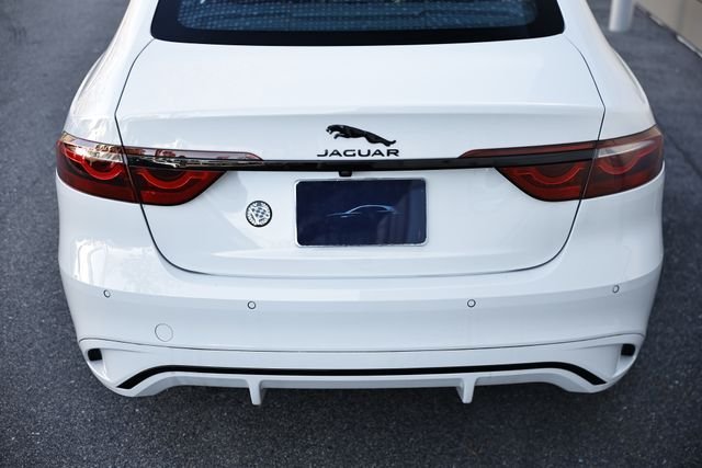 New 2024 Fuji White JAGUAR P300 R-DYNAMIC SE AWD image 11
