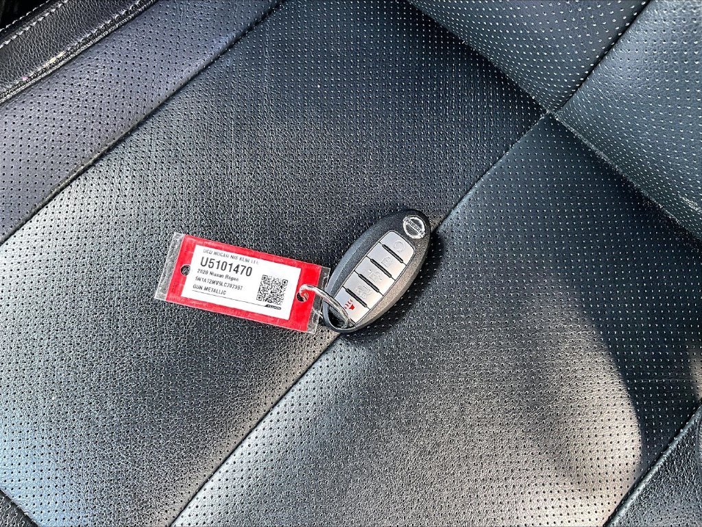 Used 2020 Gray Nissan SL image 33