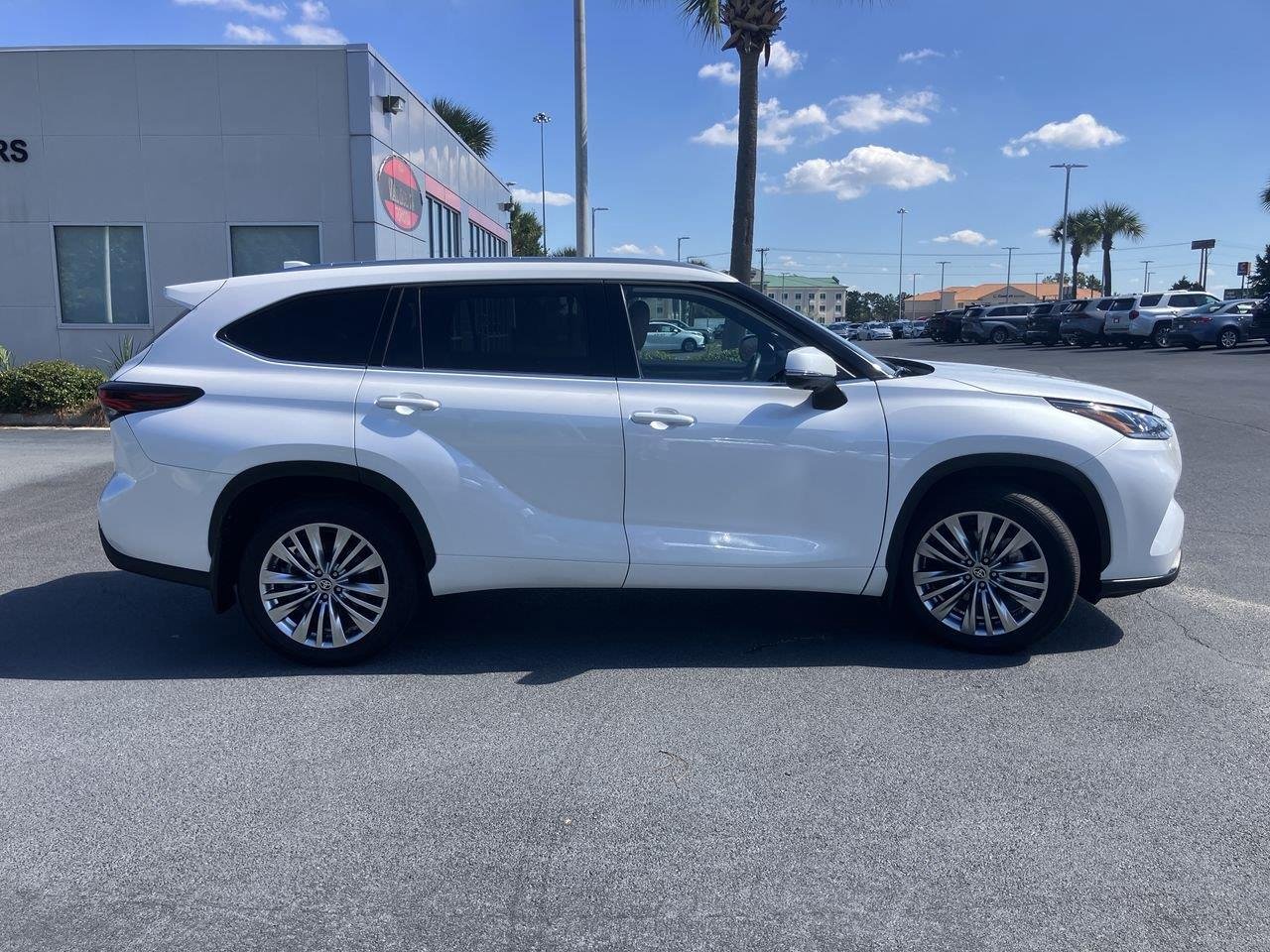 Used 2026 White (Wind Chill Pearl) Toyota Platinum AWD image 6