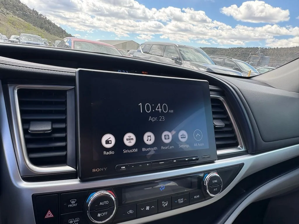 Used 2019 Predawn Gray Mica Toyota XLE image 18