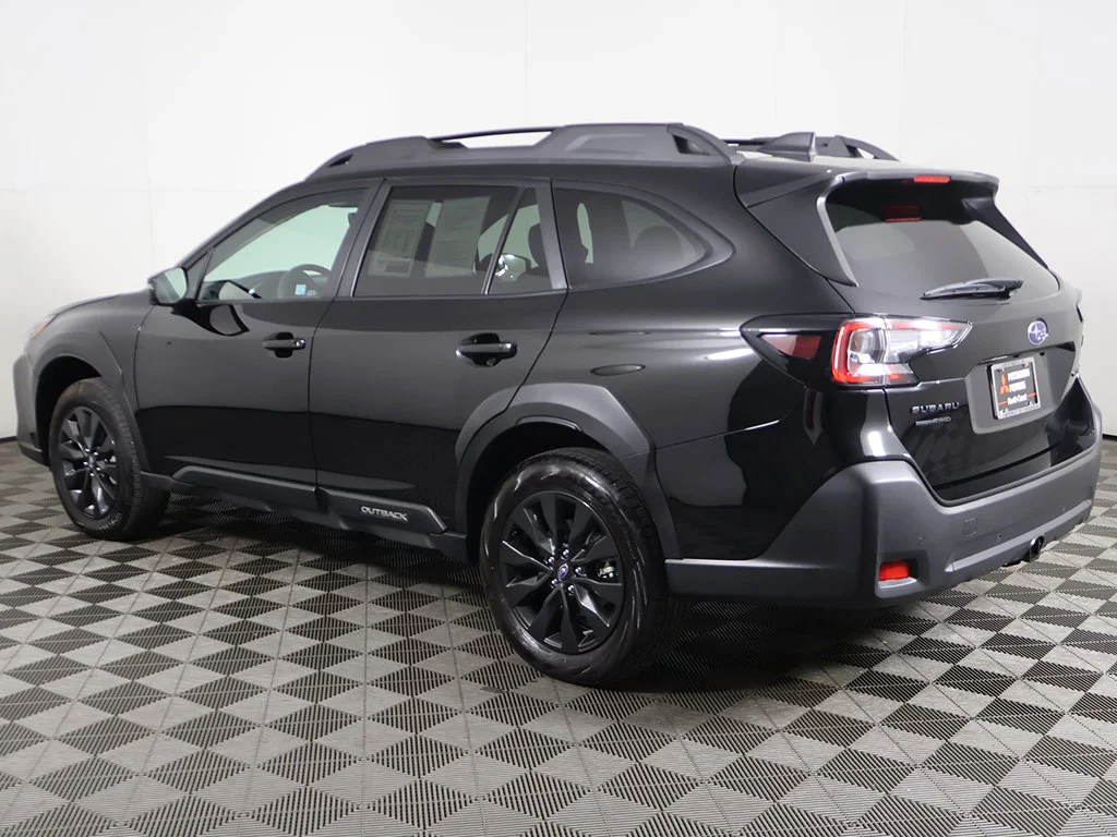 Used 2025 Black Subaru Onyx Edition image 15