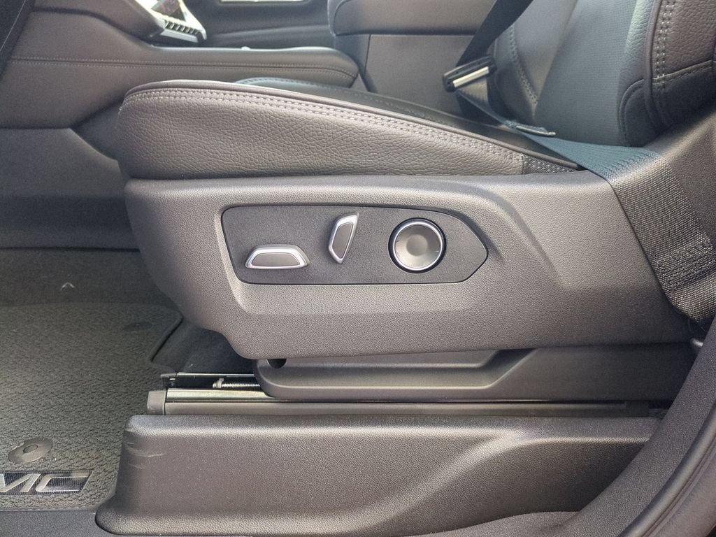 2026 GMC Yukon XL Denali - Photo 20