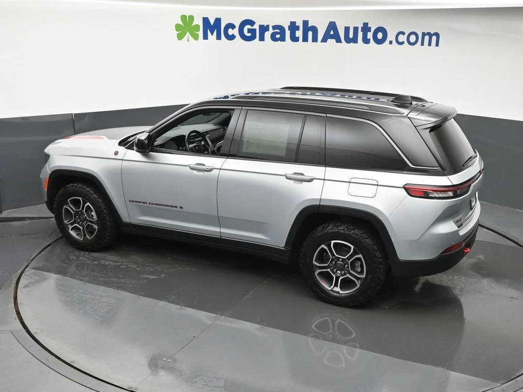 Certified Used 2022 Silver Jeep Trailhawk image 26