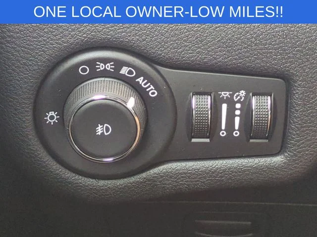 Used 2019 Blue Jeep Trailhawk image 18