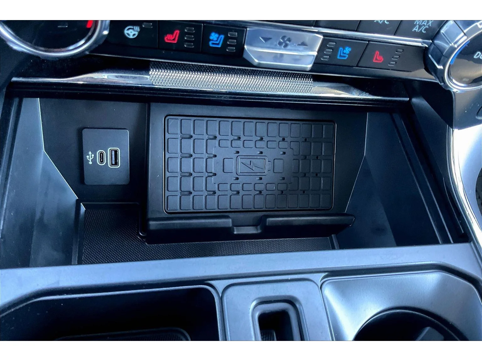 Used 2025 White Ford LARIAT image 22