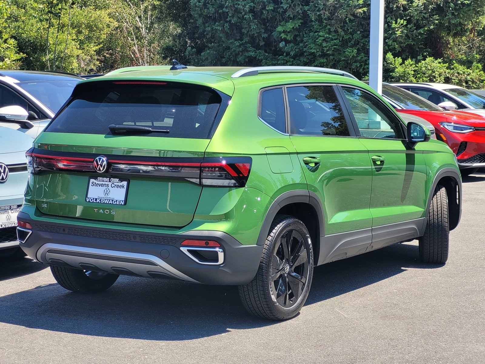 2025 Volkswagen Taos SE - Photo 4