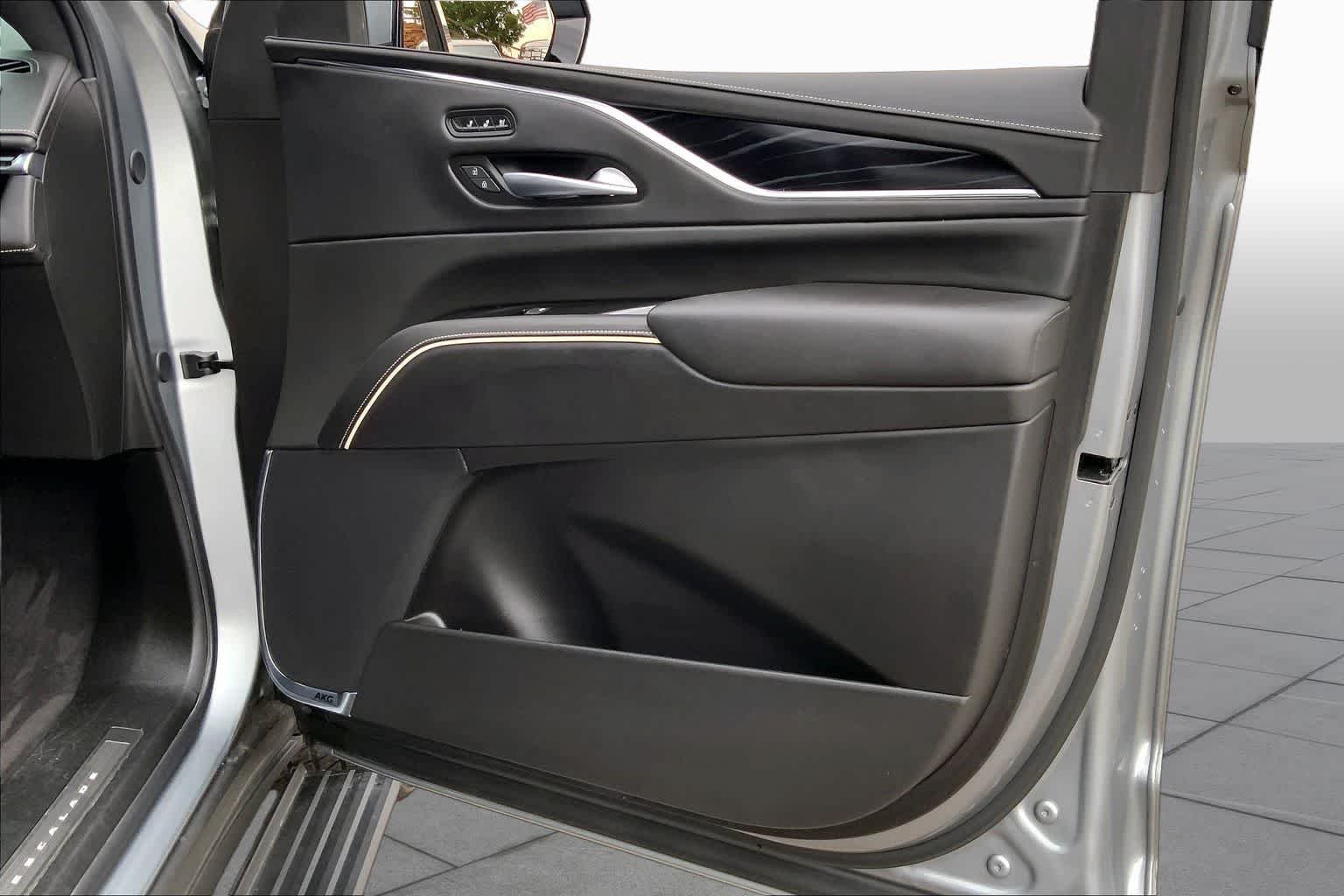 Used 2024 Argent Silver Metallic Cadillac AWD V-Series image 22
