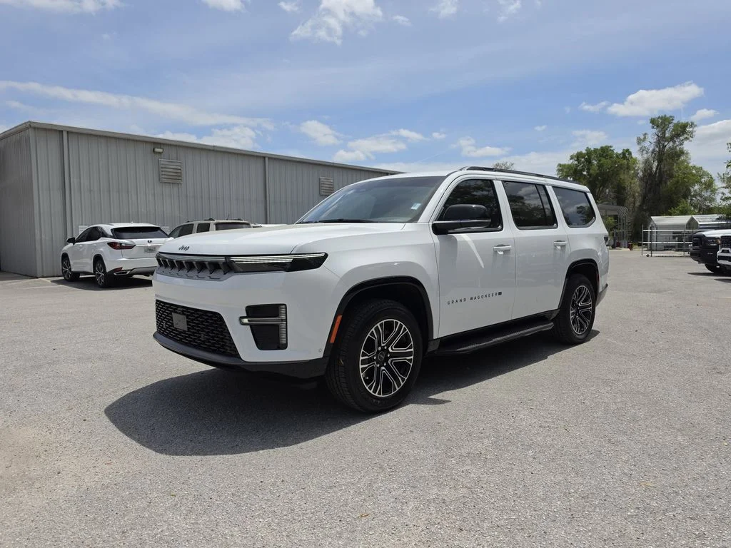 New 2026 Bright White Clear-Coat Exterior Paint Jeep  image 2