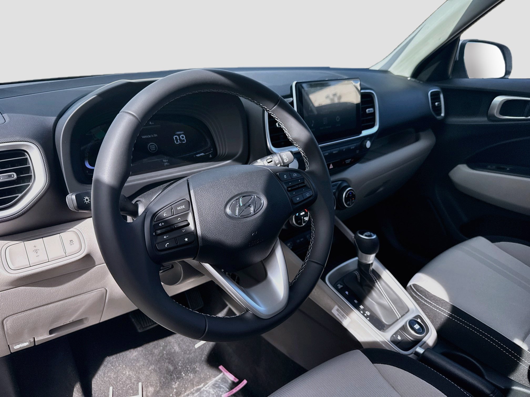 New 2026 Shimmering Silver Hyundai SEL image 31