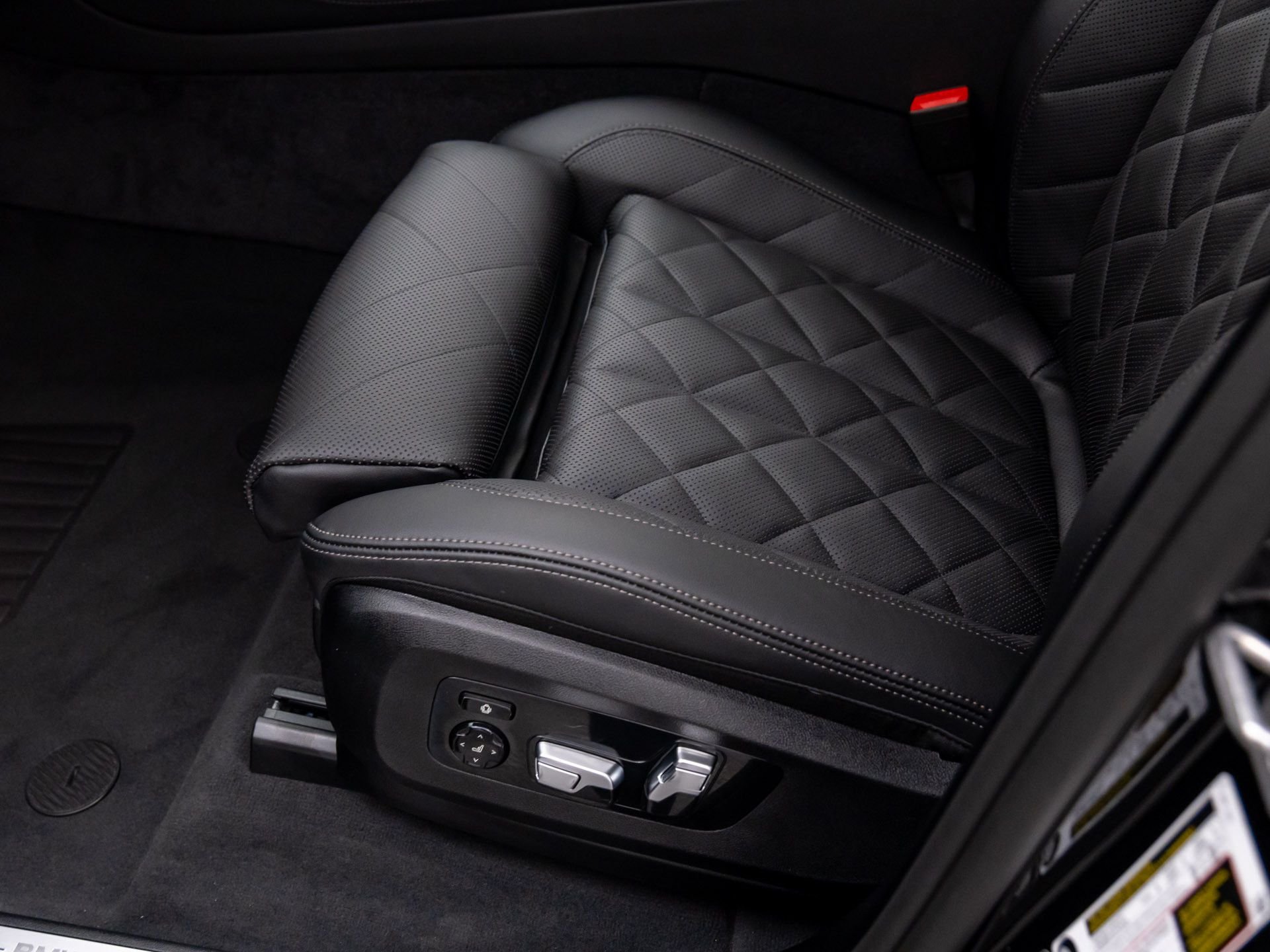 New 2026 Black Sapphire Metallic BMW xDrive40i image 16