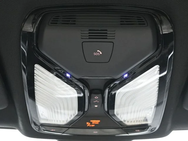 Used 2022 Black BMW sDrive40i image 16