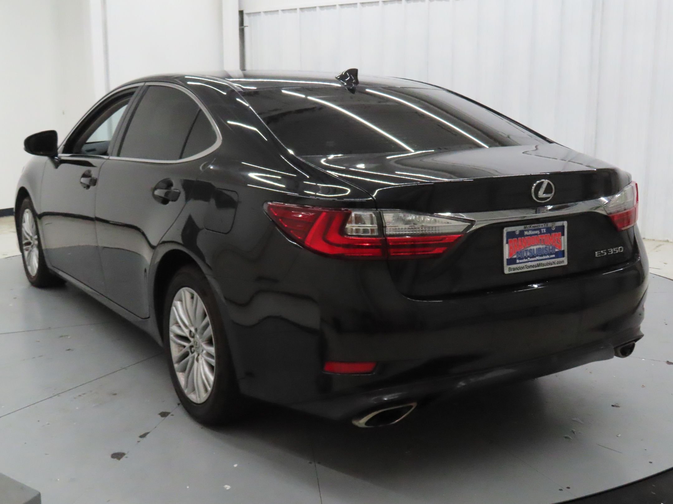 Used 2016  Lexus 350 image 6