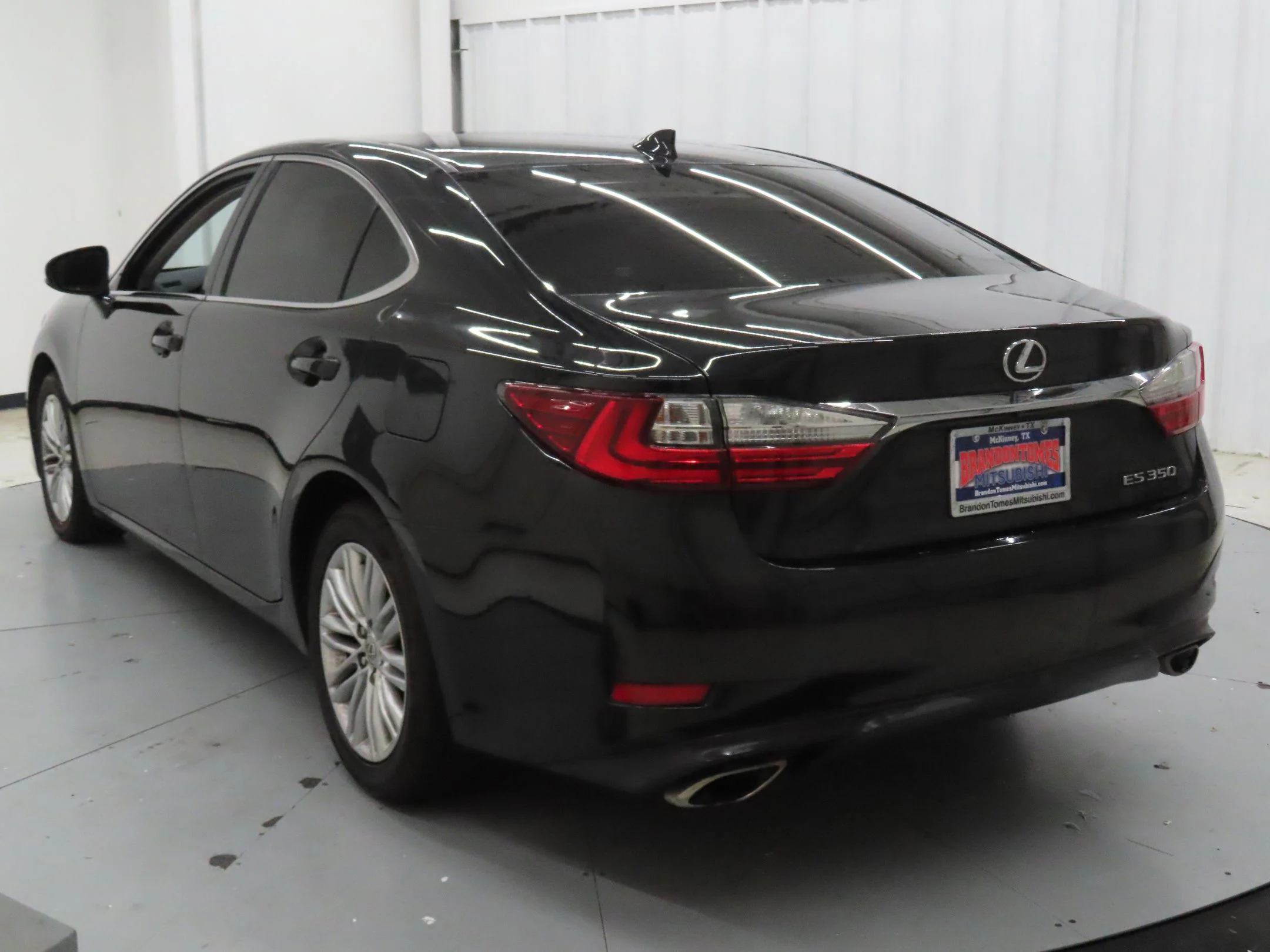 Used 2016  Lexus 350 image 6