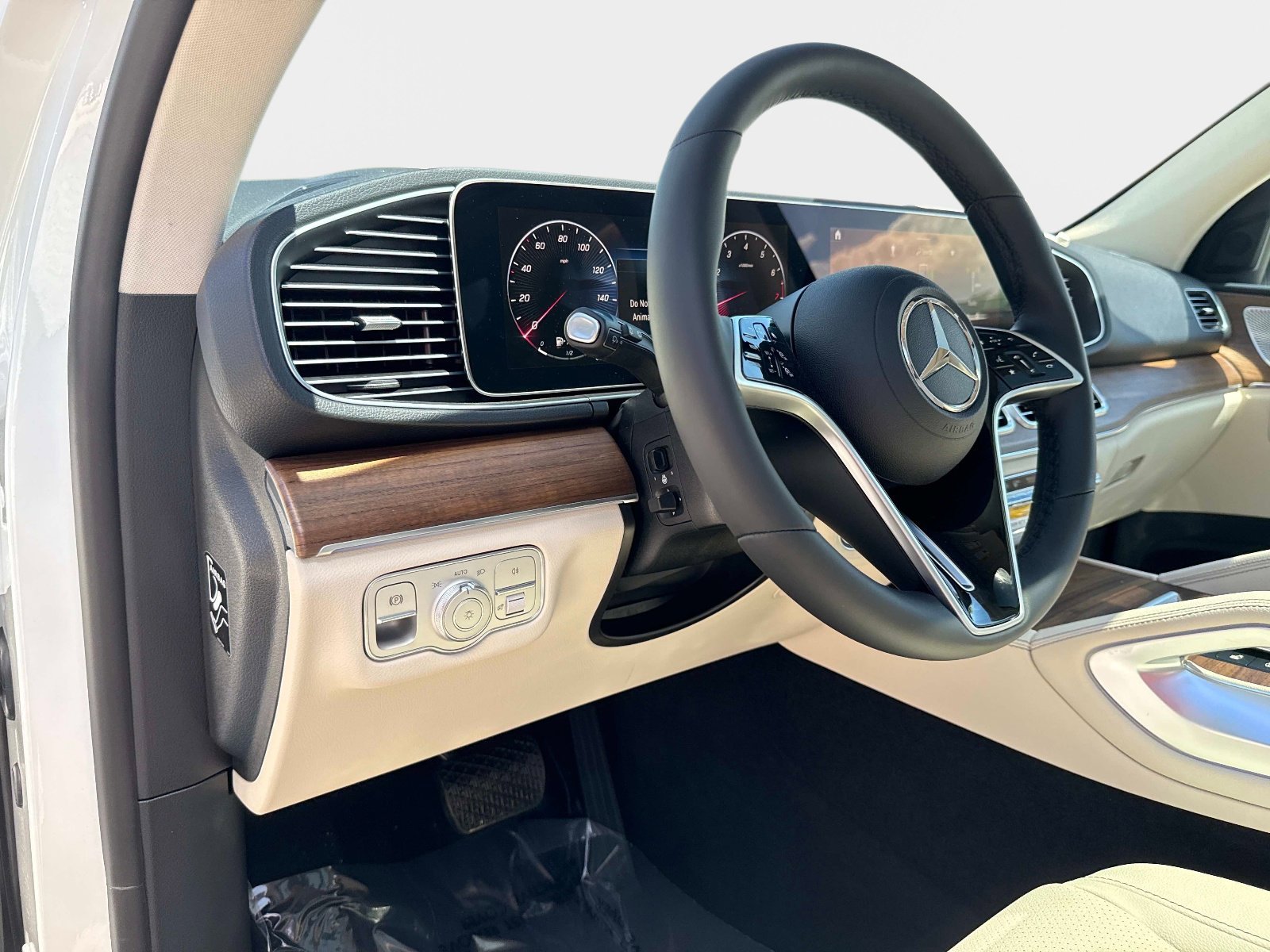 New 2026 Polar White Mercedes-Benz 350 4MATIC® SUV image 19
