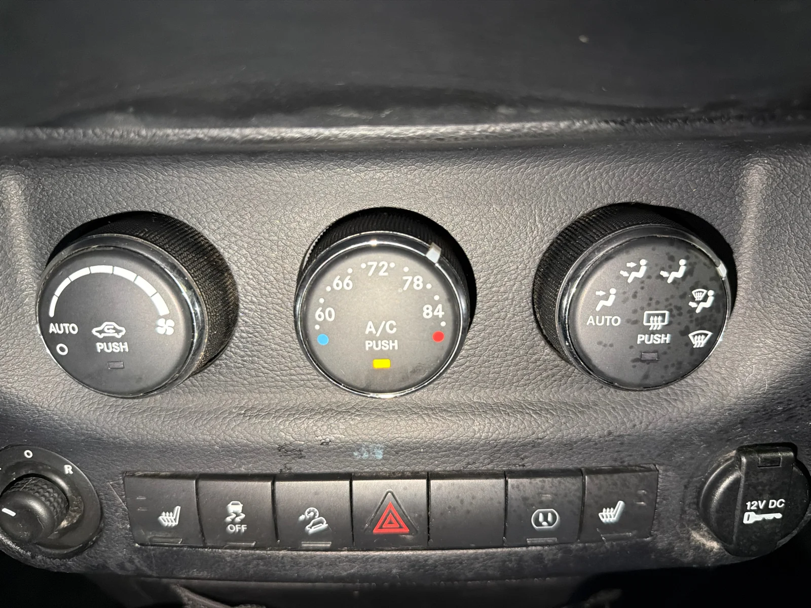 Used 2014 Anvil Clear Coat Jeep Rubicon X image 30