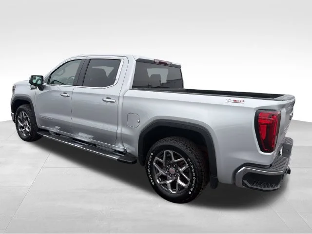 Used 2022 QUICKSILVER METALLIC GMC SLT image 3