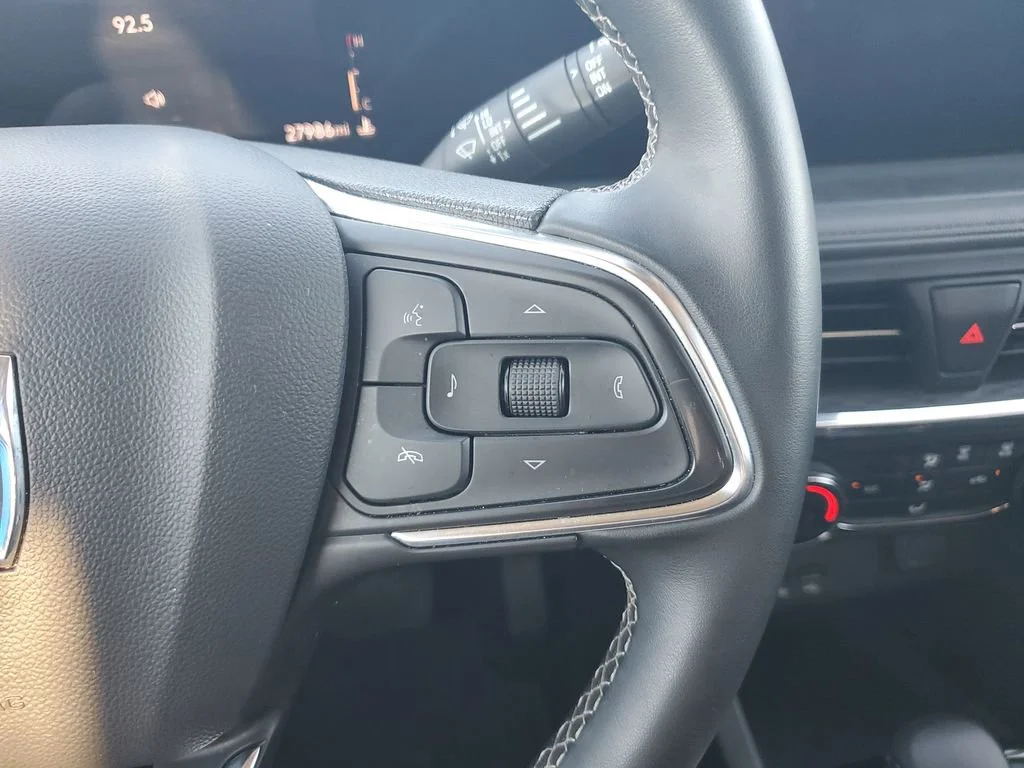 Used 2025 Summit White Buick Preferred image 18