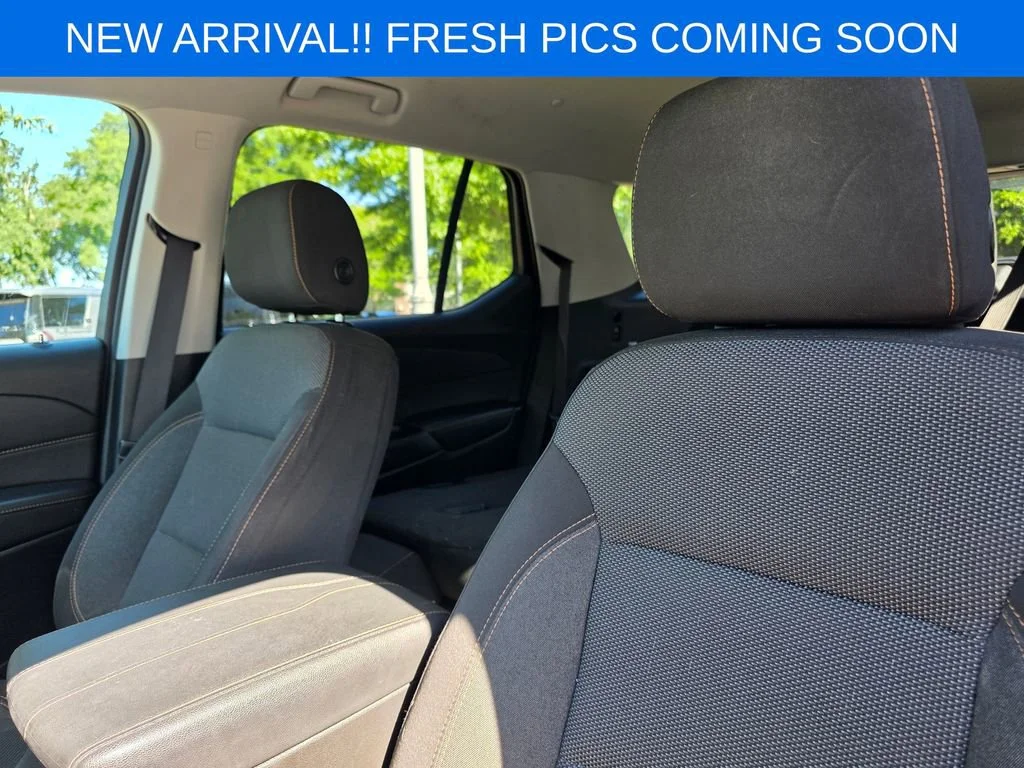 Used 2019 IRIDESCENT PEARL TRICOAT Chevrolet LT Cloth image 8