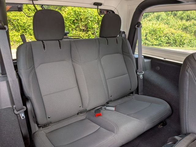Used 2023 Green Jeep Sport S image 28