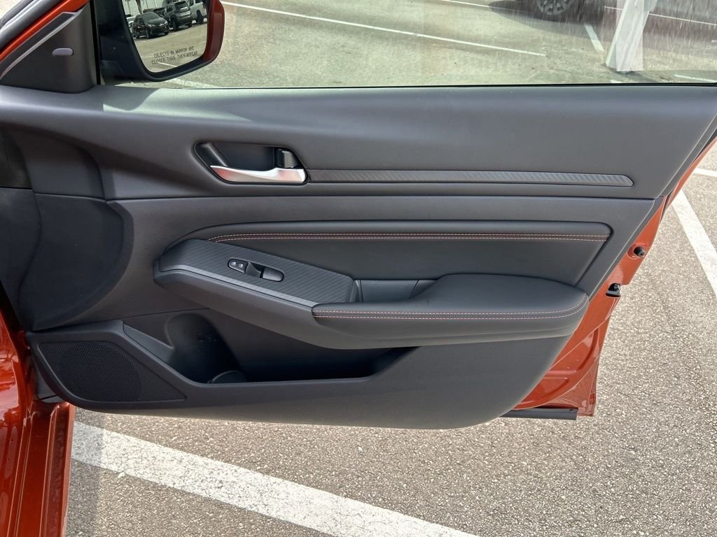 Used 2021 Orange Nissan 2.5 SR image 44