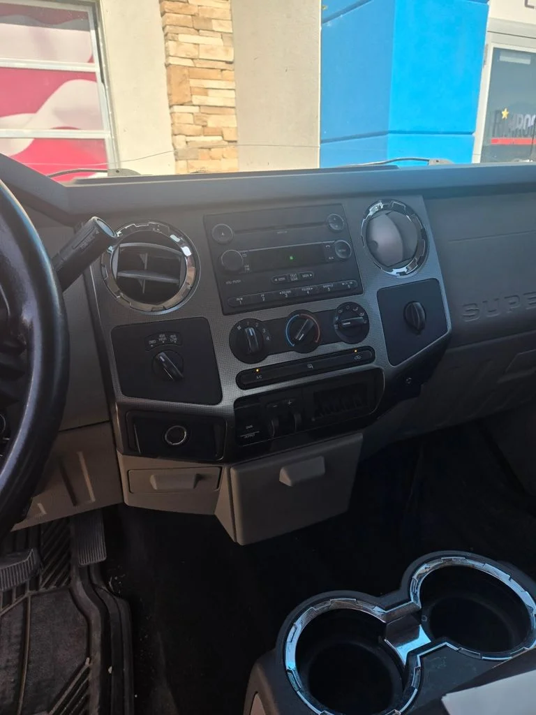 Used 2008 Black Ford XL image 9
