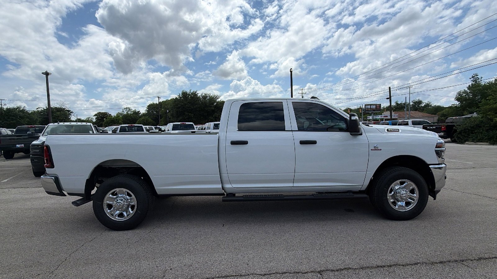 New 2026 Bright White Clear-Coat Exterior Paint RAM Tradesman image 4