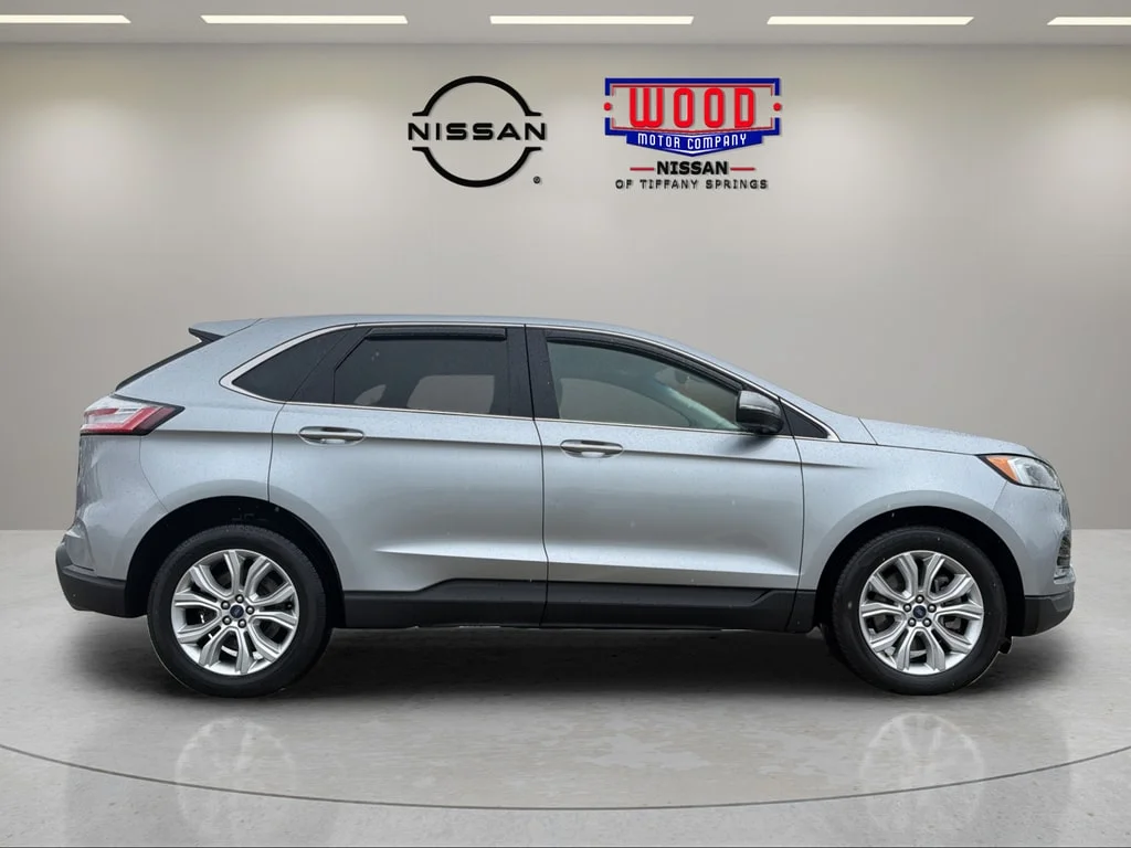 Used 2022 Iconic Silver Ford Titanium image 2