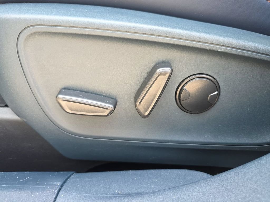 Used 2025 Gray Ford Lariat image 18
