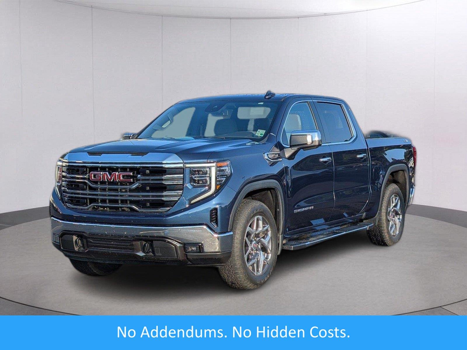 Used 2022 PACIFIC BLUE METALLIC GMC SLT image 1