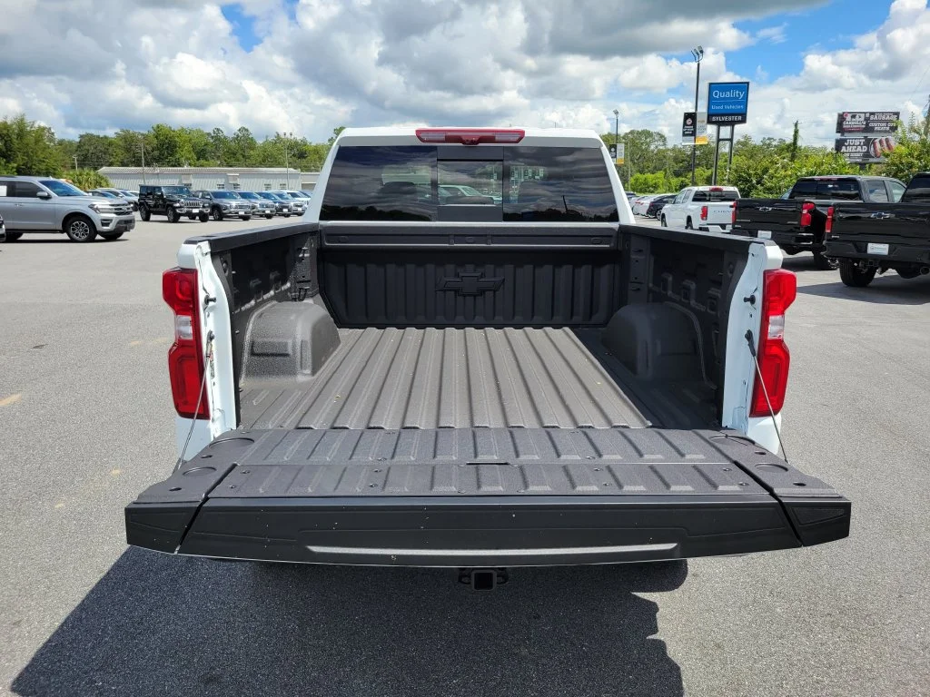New 2026 Summit White Chevrolet ZR2 image 13