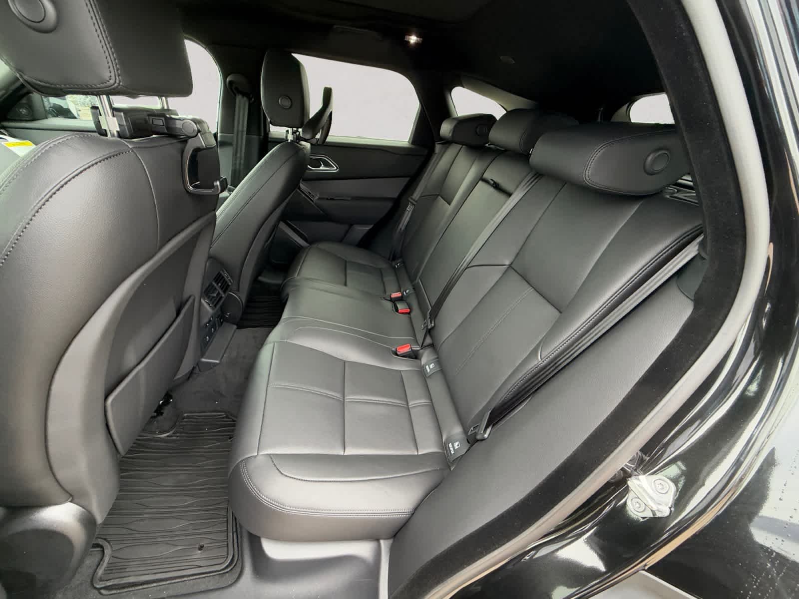 New 2026 Santorini Black LAND ROVER S image 13