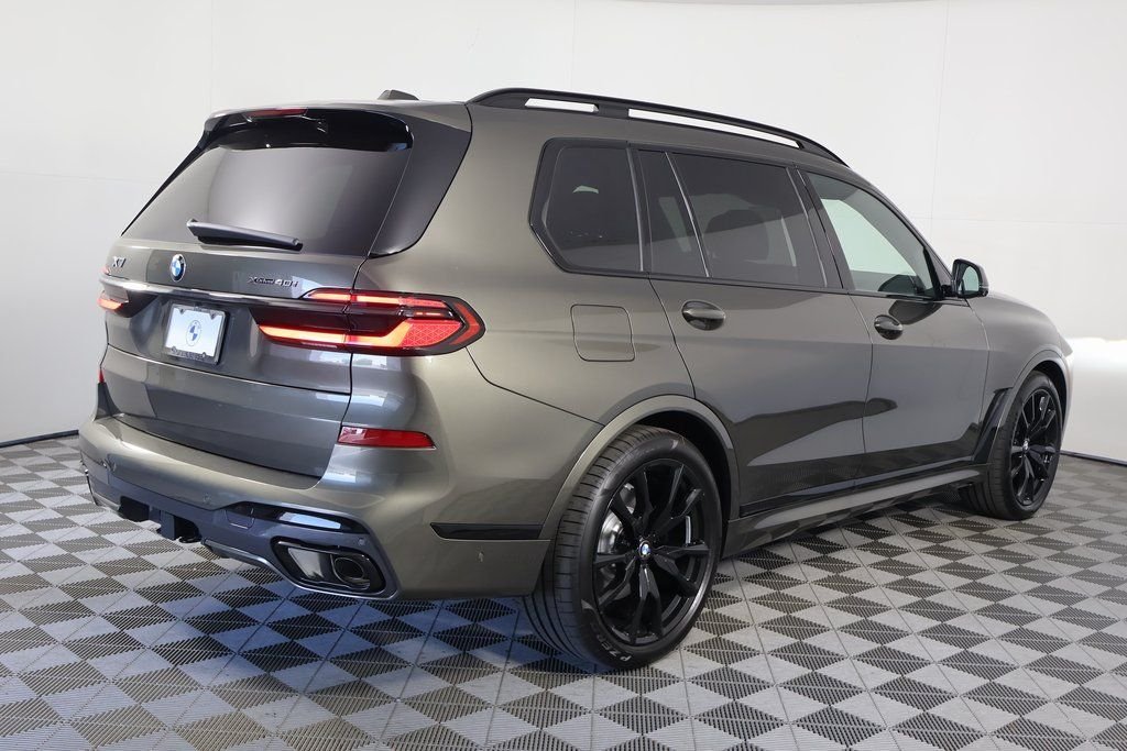 New 2027 Manhattan Green Metallic BMW xDrive40i image 2