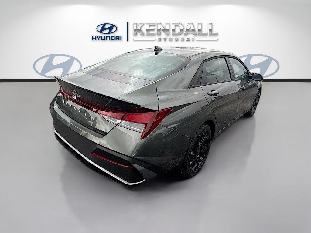 New 2026 Amazon Gray Hyundai SEL Sport image 6